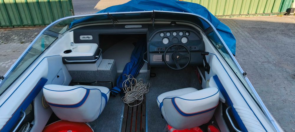 Barco de recreio Sea Ray 220