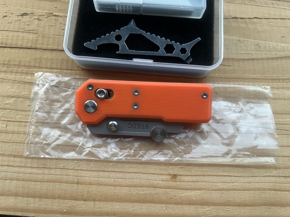 9tiEdc помаранч колір VG10