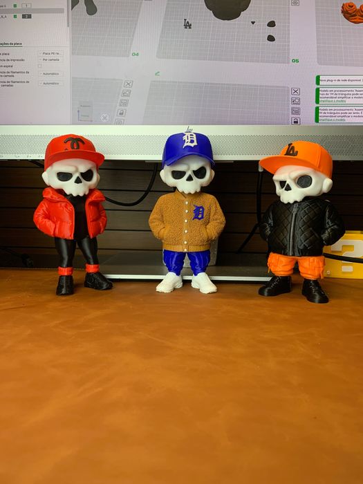 Boneco Skull com Casaco