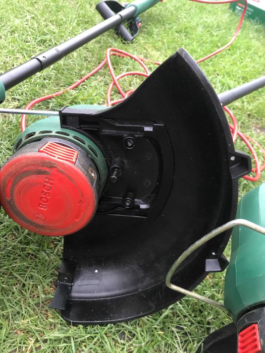 Тример EasyGrassCut 26 Bosch,280 Ват, з Англії