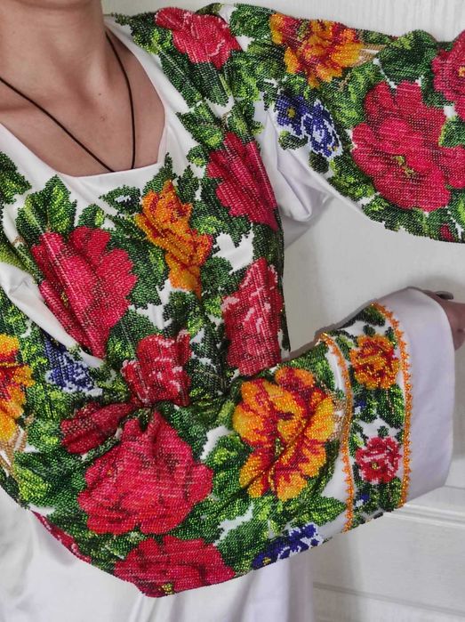 Вишита бісером сукня 46р .,,Буковинська заквітчана,,вишиванка.