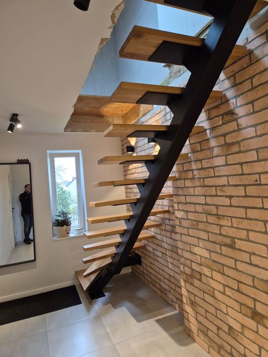 Schody metalowe wewnętrzne- nowoczesny design, wysoka jakoś