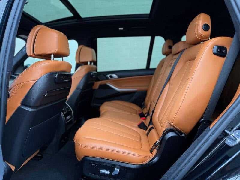 2022 BMW X7 M50i