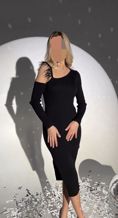 Сукня святкова вечірня трикотаж пір'я чорна S Yanina платье вечернее