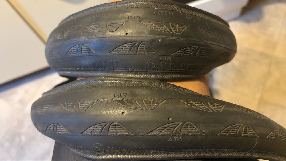 Opony Continental Grand Prix 4000S II 25-622 black chili 700x25C
