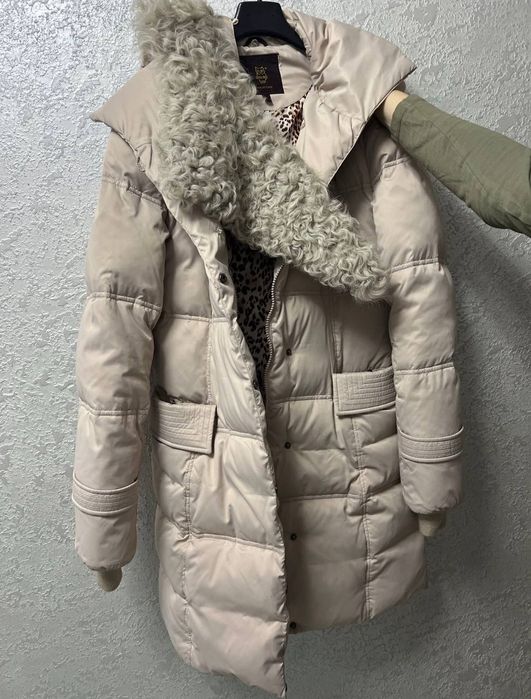 Зимова жіноча куртка