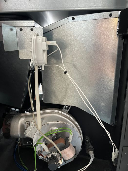 Recuperador de Calor a Pellets – Fogo Montanha Square D - Pouco Usada