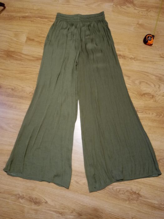 Zara oliwkowe spodnie typu palazzo 36