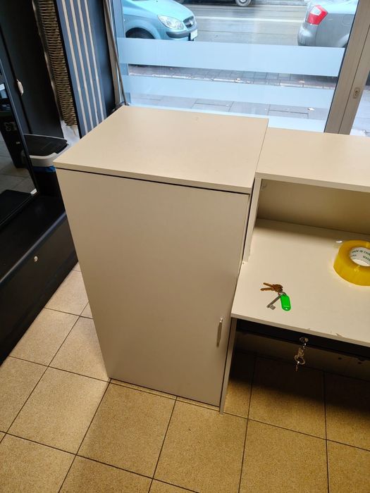 Lada sklepowa biała