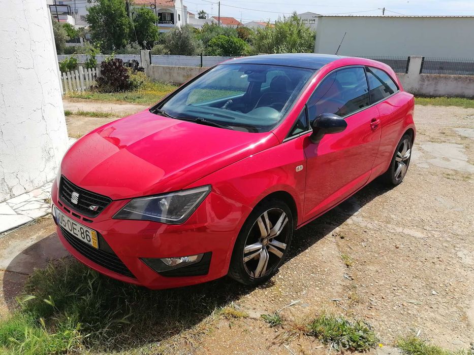 6,9 segunos dos 0 aos 100 kms/h.  Uma Bomba. Seat Ibiza Cupra 180 hp