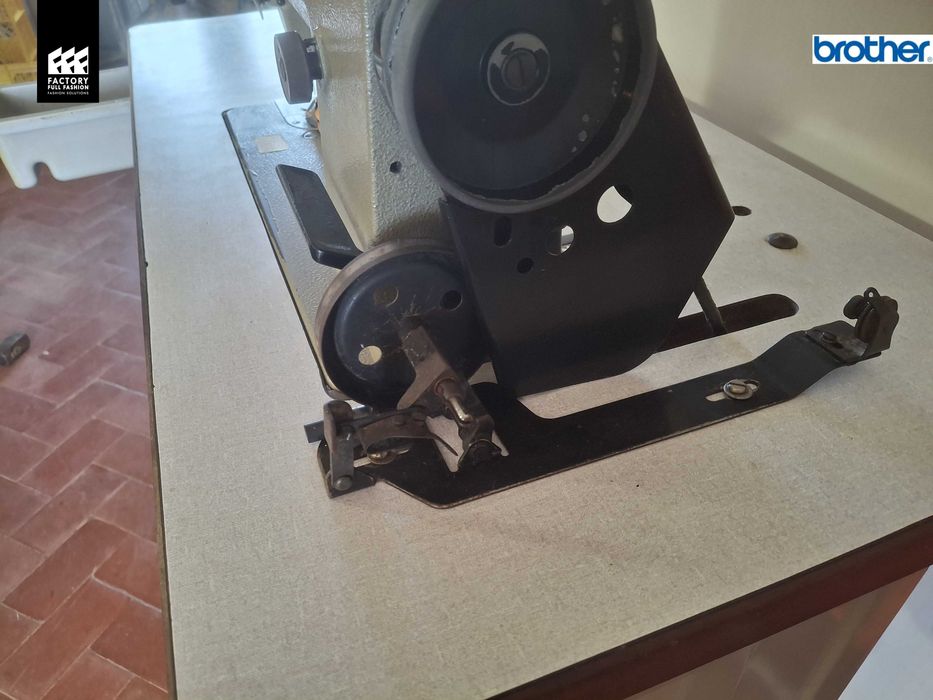 Máquina costura Ponto corrido Brother DB2-B736-3