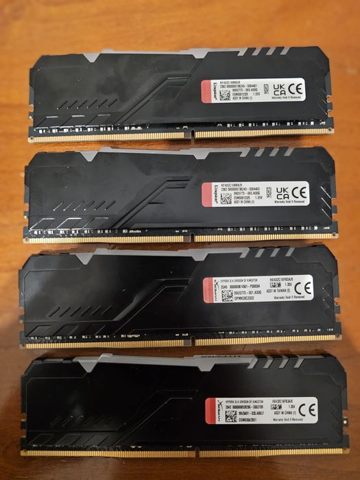 Kit Memória RAM 32GB DDR4 3200MHz Kingston RGB (4x8GB) CL16