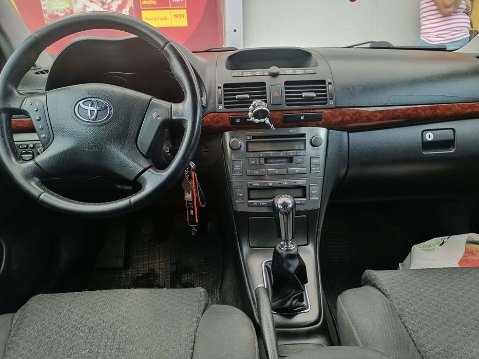 Toyota Avensis t25.