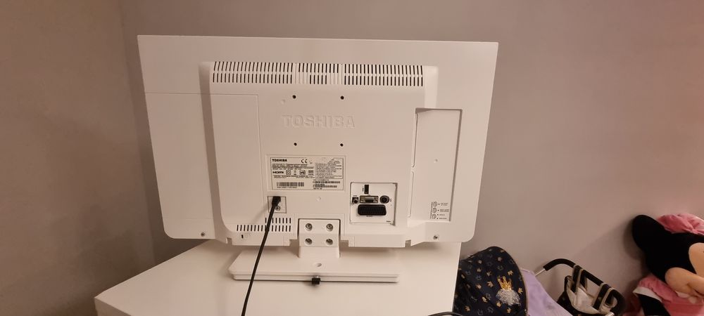 Tv Toshiba Led cor branca