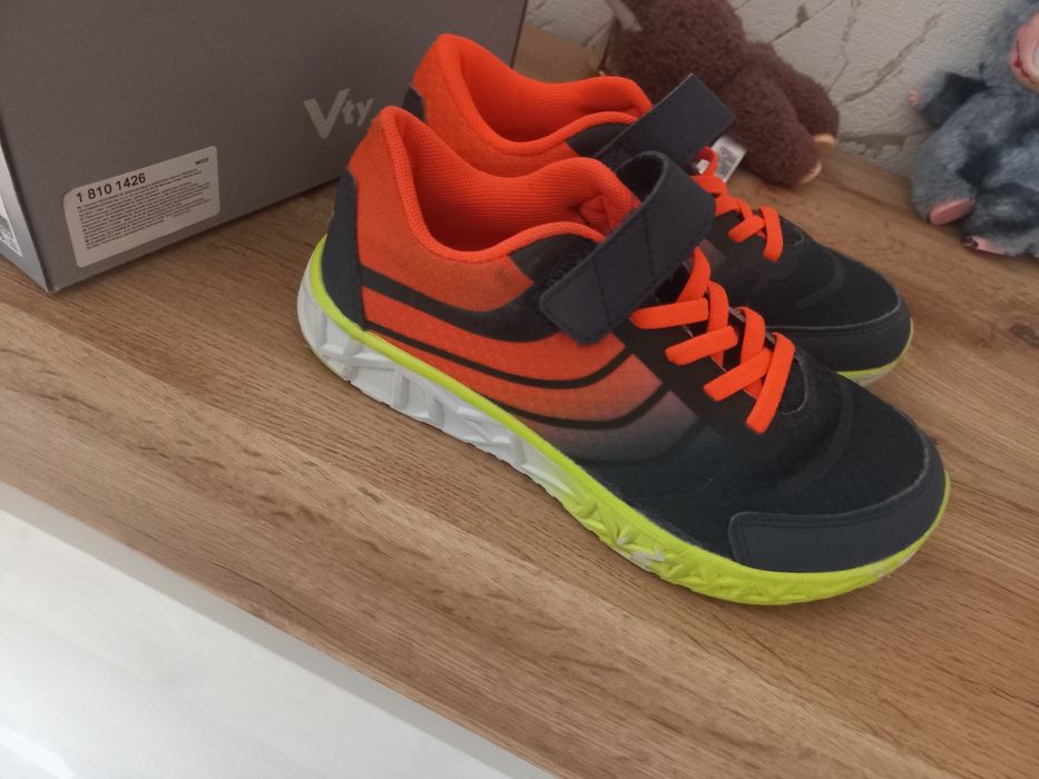 Buty Vty sportowe deichmann rozmiar 33