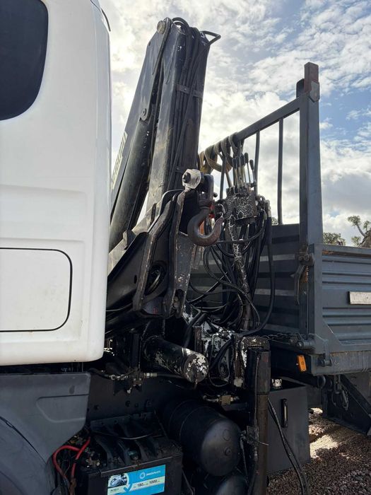 Scania com grua e basculante