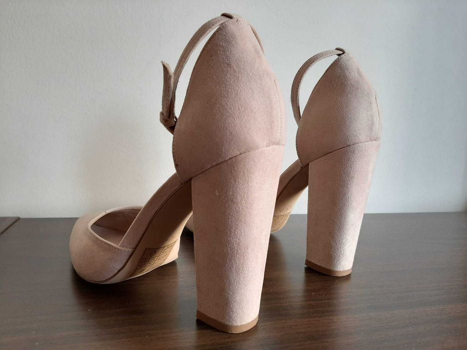 Sapatos de salto alto ALDO