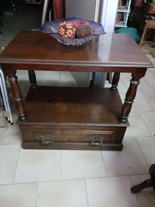 Mesa de apoio  à