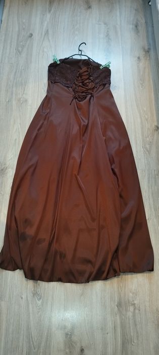 Elegancka suknia wieczorowa z bolerkiem