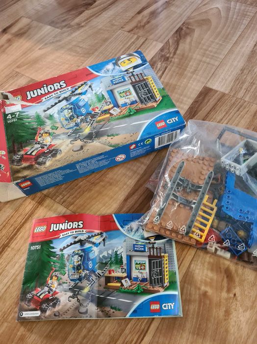 LEGO Juniors Górski pościg policyjny, 10751