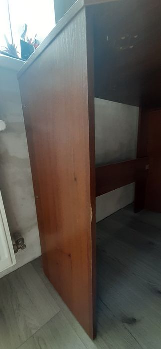 Стіл комп'ютерний