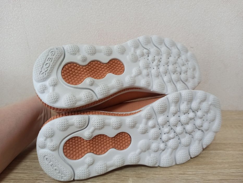 Лёгкие кроссовки от Geox