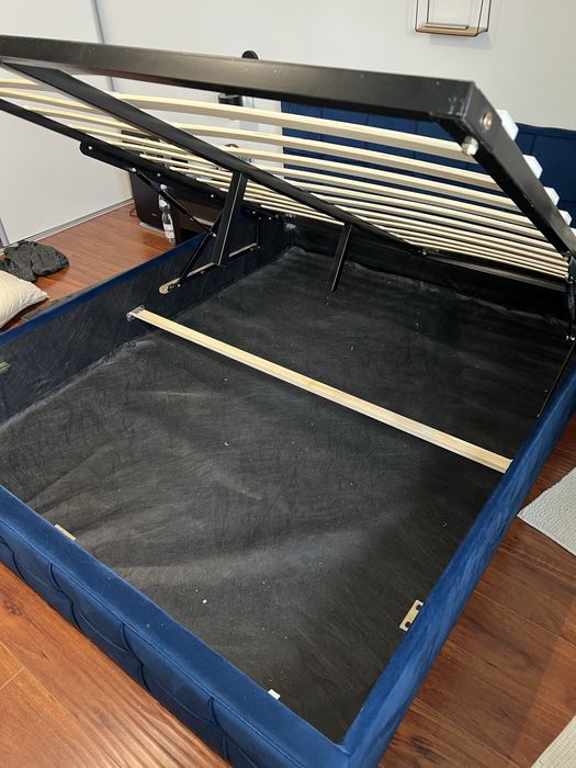 Łóżko tapicerowane z komorą na posciel