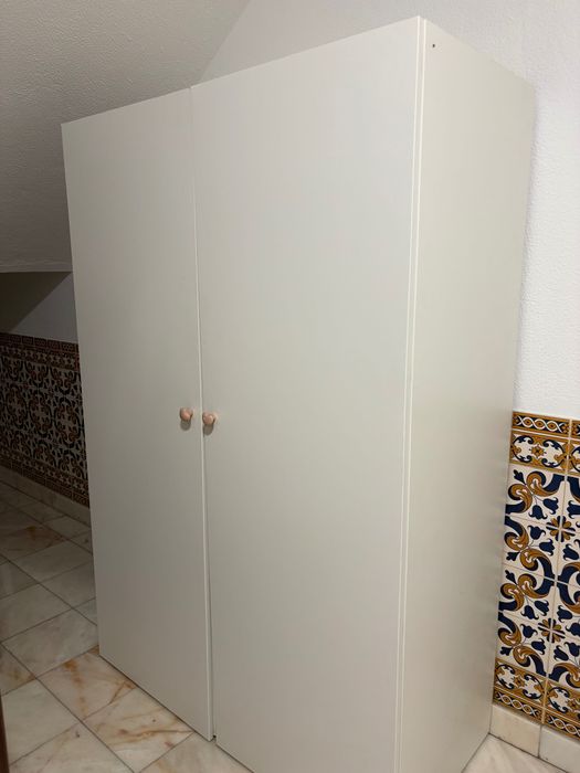 Roupeiro Ikea 2 portas