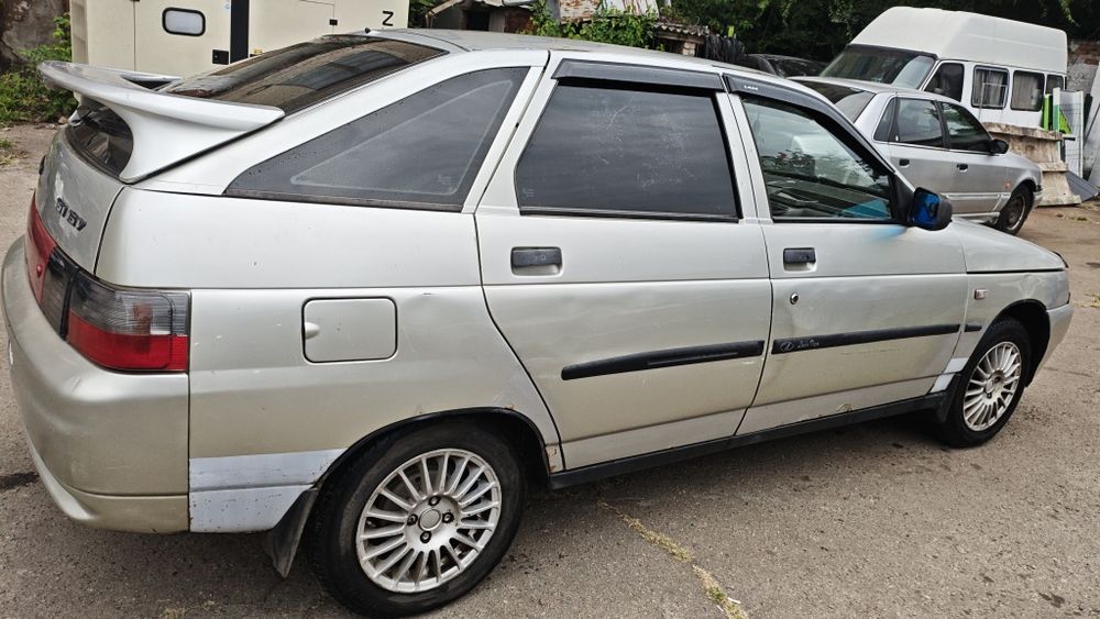 Продам авто ваз-2112