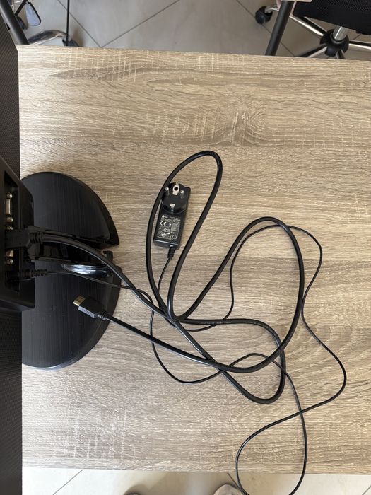 Монітор LG 24EA53T-P, два за 1000грн