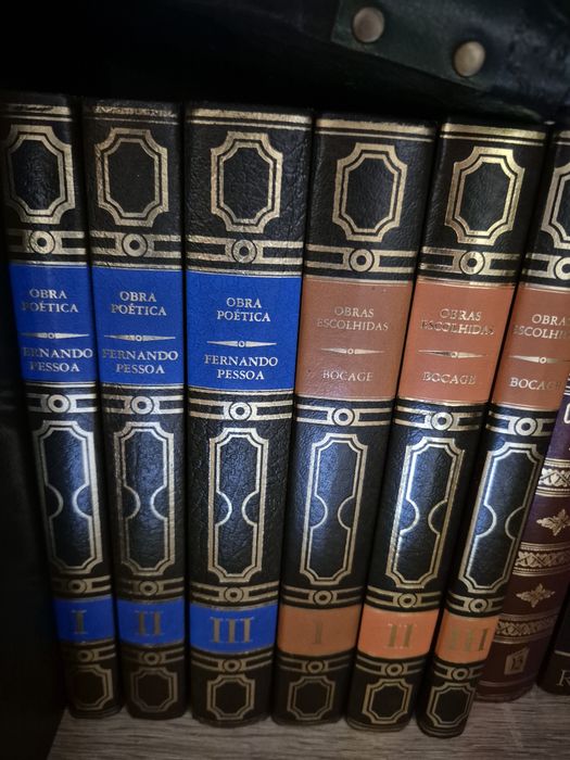 Enciclopédias em muito bom estado e antigas.