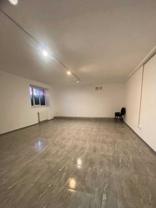 Оренда комерційного приміщення по вулиці Шухевичів