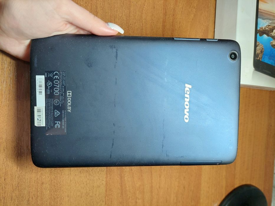 Планшет Lenovo TAB A8