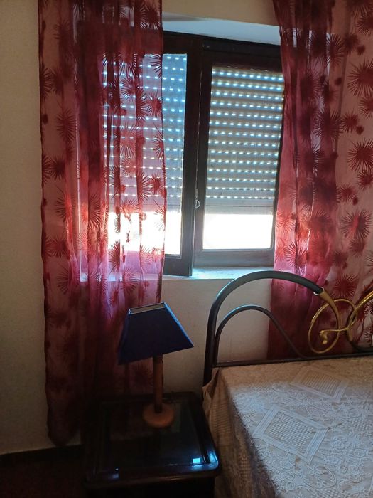 Quarto  individual no Carregado