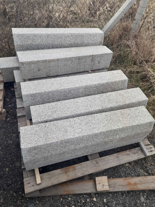 Krawężnik granitowy 20/30 cm