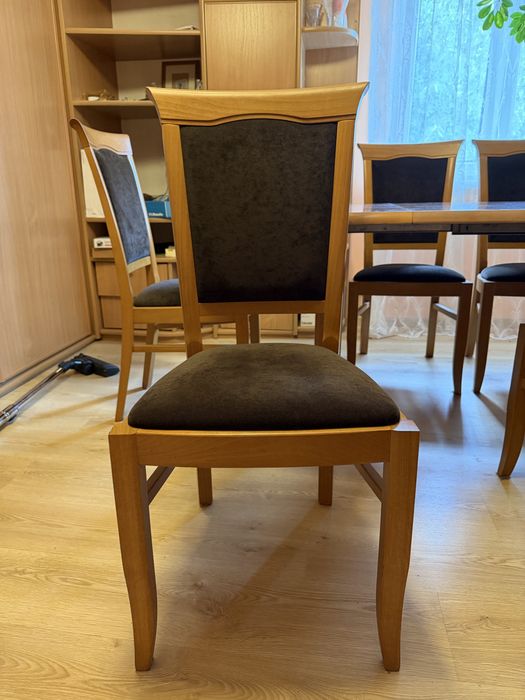 Stół z 6 krzesłami rozkładany