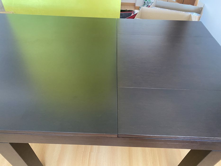Mesa de jantar extensível em madeira castanho escuro 140 (200)x 140 cm