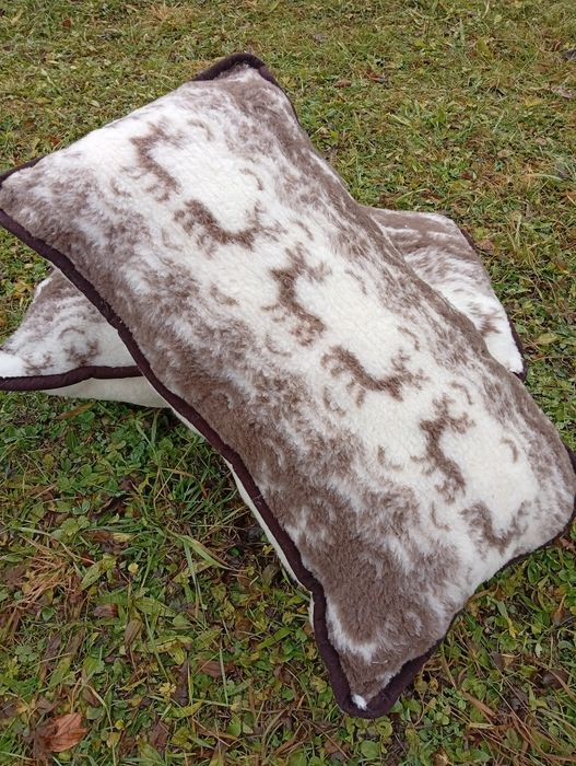 Подушка з вовни 72на41см