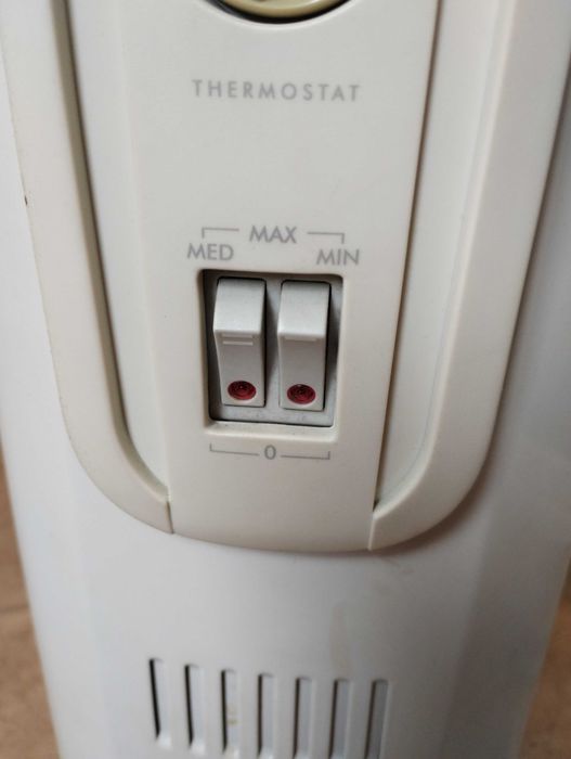 Обігрівач масляний DeLonghi