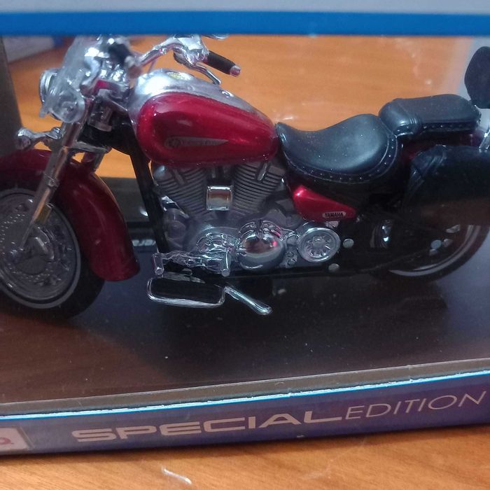 Moto 1/18 Maisto e Bburago com 10% de desconto