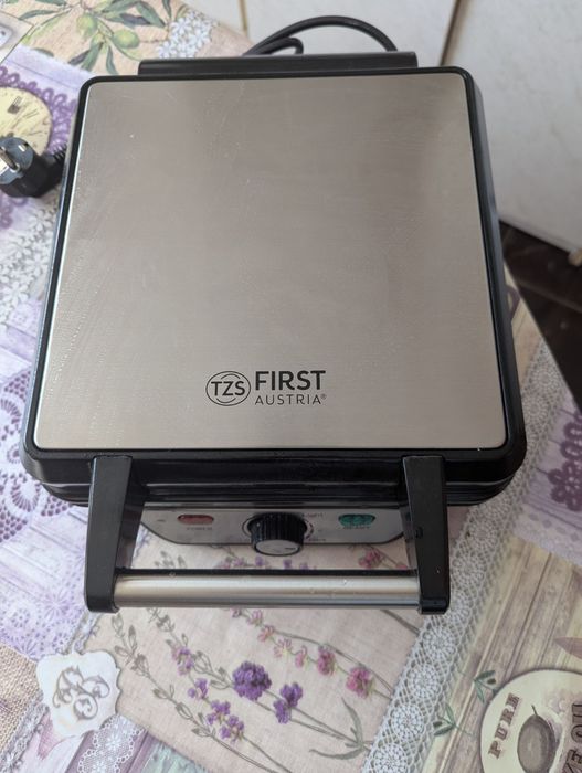 Вафельніца First Fa-5305-3 1100w Black