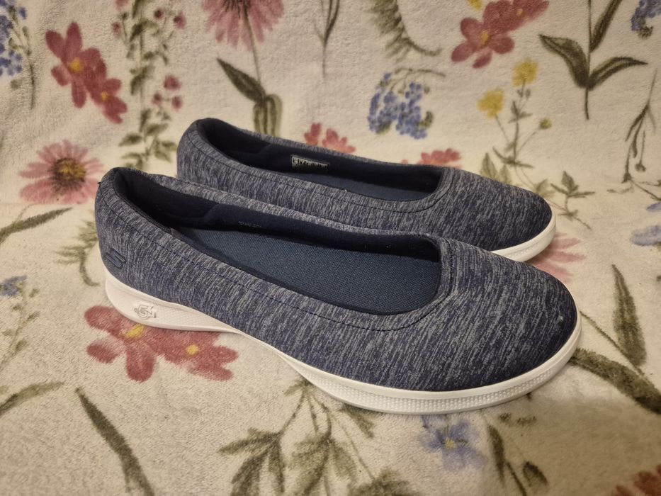 Baleriny Skechers rozmiar 40