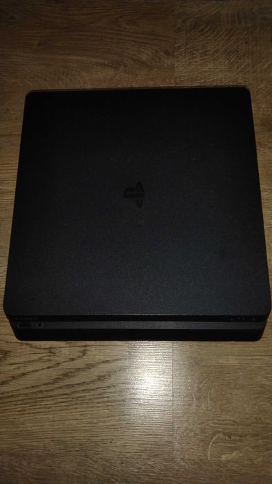 Konsola PS4 Slim