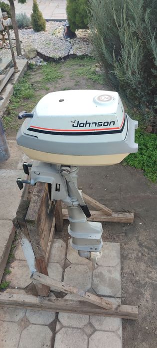 Лодочний мотор двигун Johnson Evinrude 4