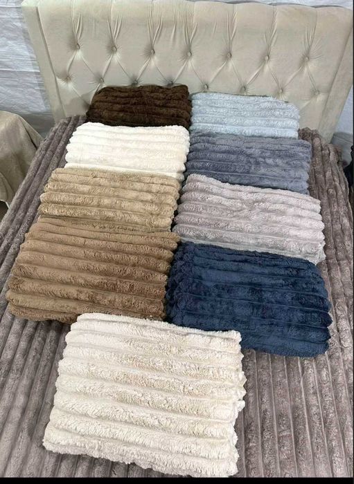 Пледи "шарпей" велюрові