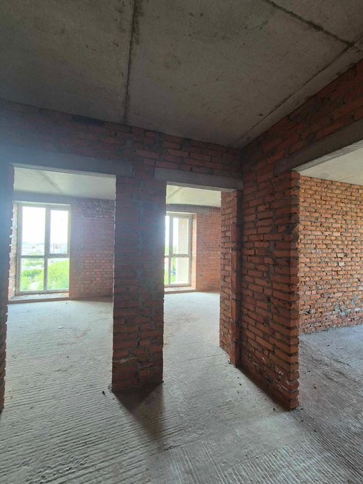 Продам 2-х.кім.в центрі міста в новобудові.