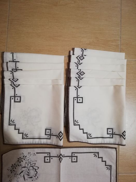 12 bases de mesa em tecido 40x40cm