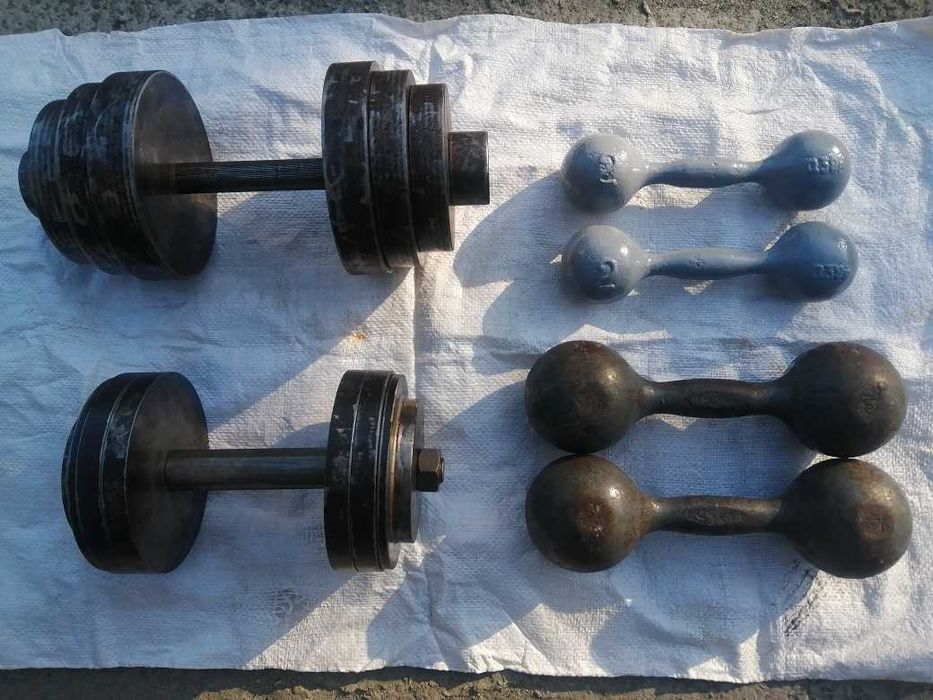 блины, гири, гантели, спортинвентарь.