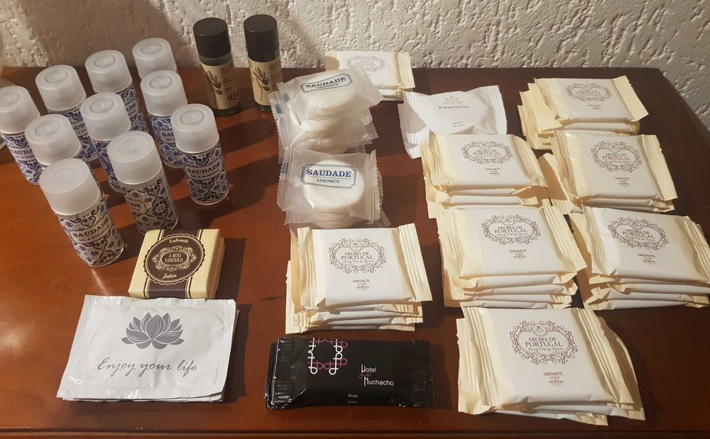 Miniatura de sabonetes gel de banho e cabelo