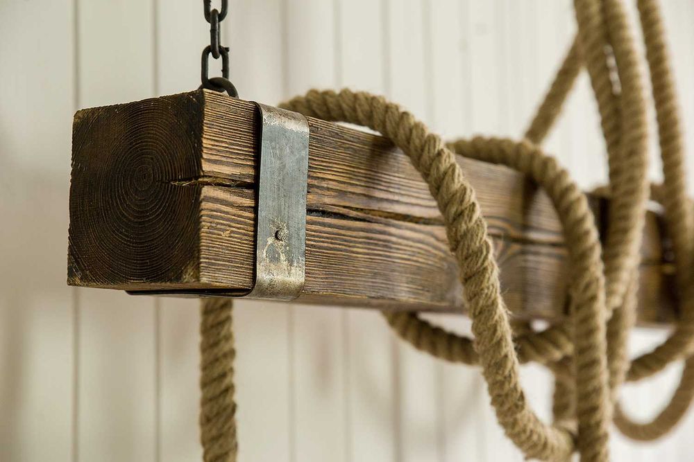 drewniana lampa wisząca z belki MEBLO-WOSK